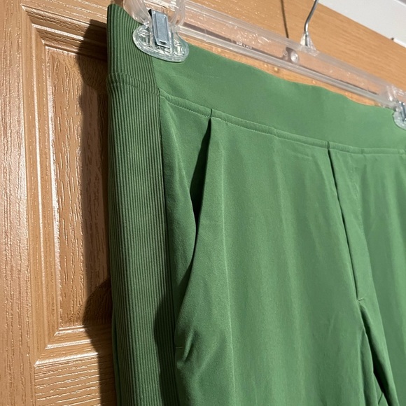 Athleta Green Brooklyn Mid Rise Ankle Pant NWOT Size 4 Activewear Athleisure - Picture 4 of 12